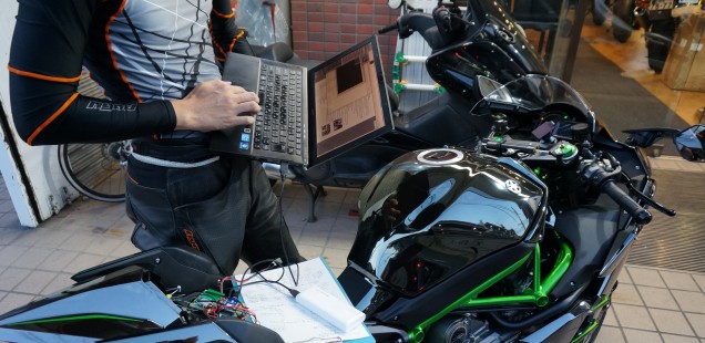 立て続けですが、リバーマーク仕様のH2フィルム施工です。 千葉県バイクガラスコーティング東京都
