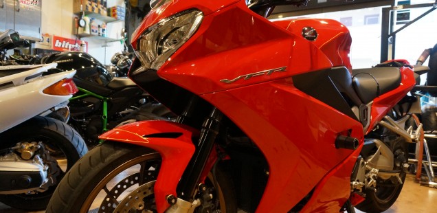 VFR800F バイク ガラスコーティング フィルムコーティング PPF ペイントプロテクションフィルム 千葉県 東京都 神奈川県