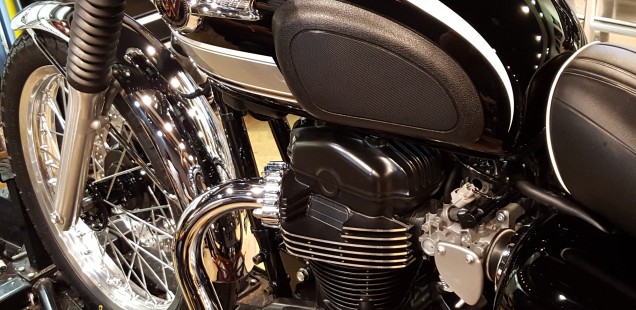 カワサキ W800 バイク ガラスコーティング フィルムコーティング 千葉県 東京都 神奈川県 埼玉県 茨城県