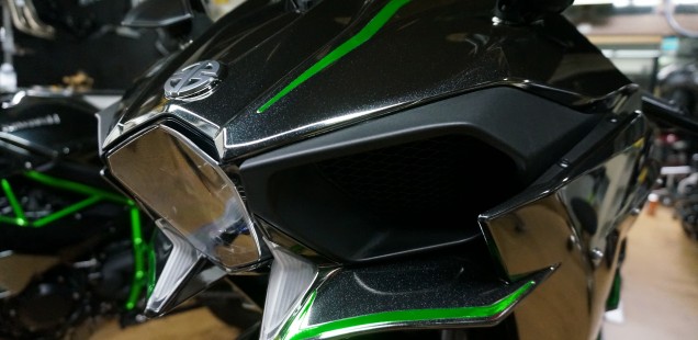 カワサキ ninja H2 デカール作成 カーボン外装 バイク ガラスコーティング フィルムコーティング 千葉県 東京都 神奈川県 茨城県